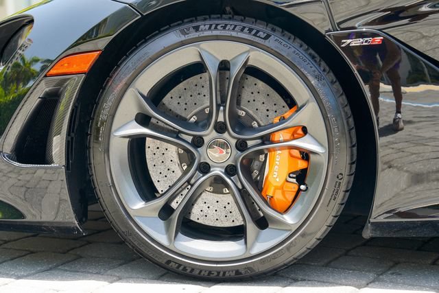 Used 2018 McLaren 720S Performance photo 14