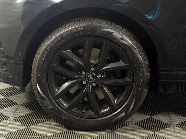 2026 Land Rover Range Rover Velar Dynamic SE