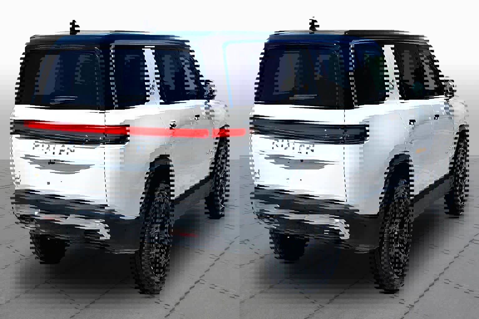 2024 Rivian R1S Adventure