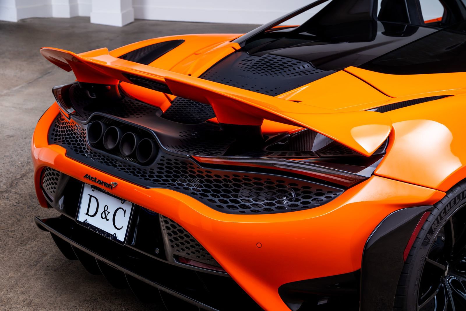 Used 2022 McLaren 765LT photo 11