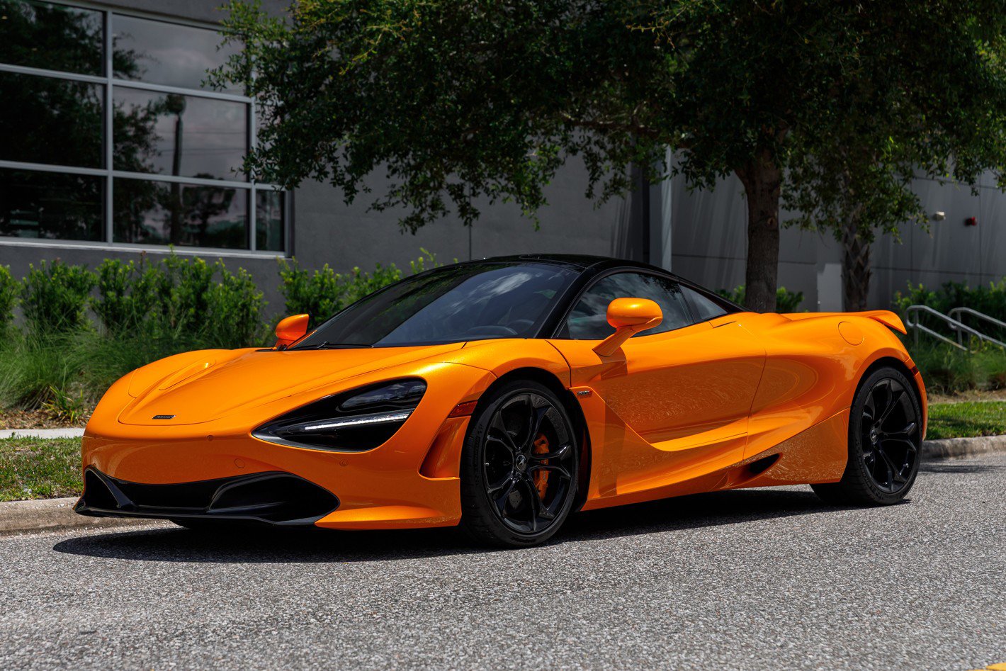 Used 2019 McLaren 720S Luxury photo 19