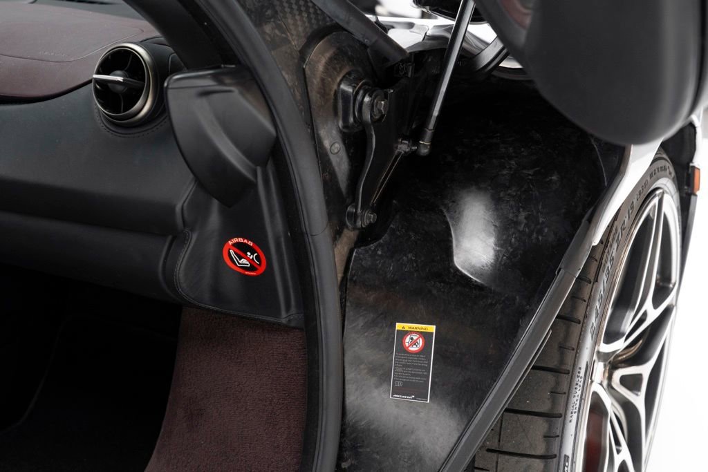 Used 2018 McLaren 720S Performance photo 43