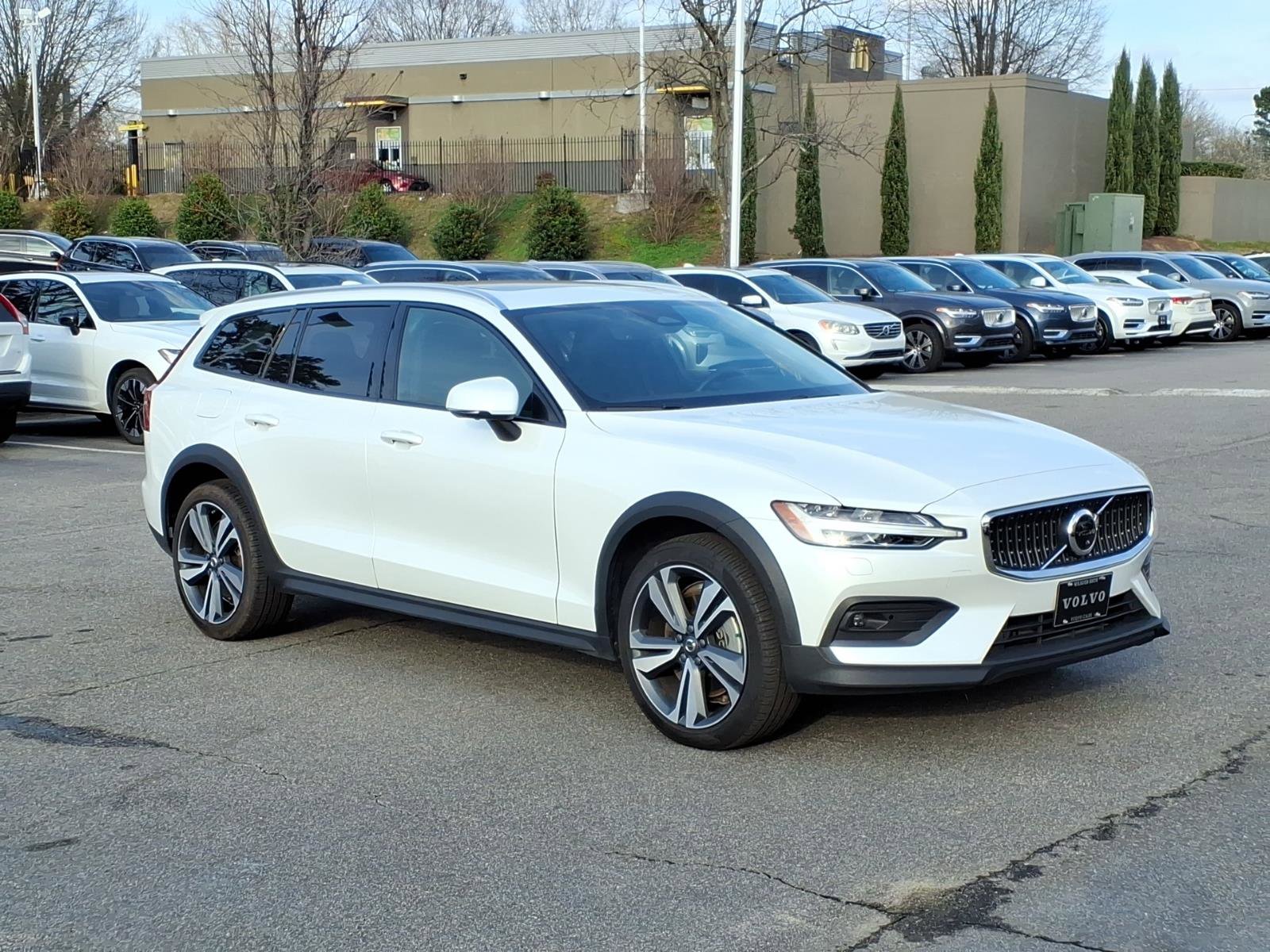 Certified 2023 Volvo V60 B5 Cross Country Plus w/ Climate Package