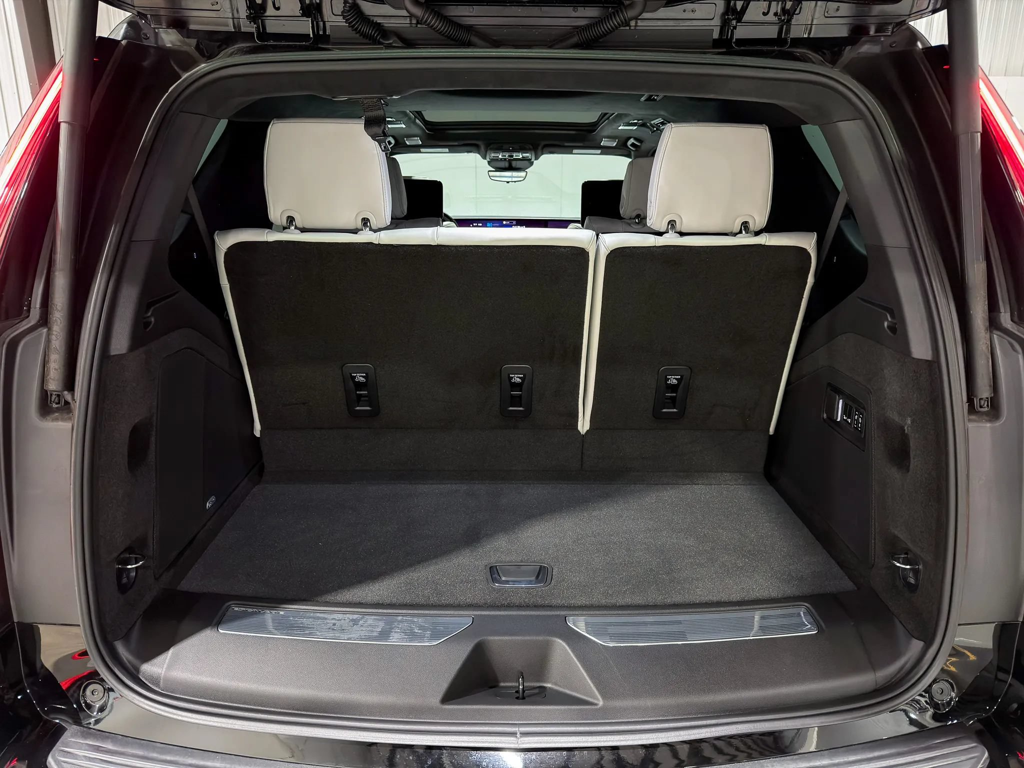 2026 Cadillac Escalade Platinum Sport - Photo 10