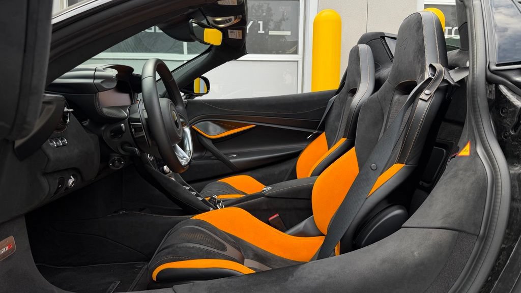 Used 2026 McLaren 750S Spider photo 8