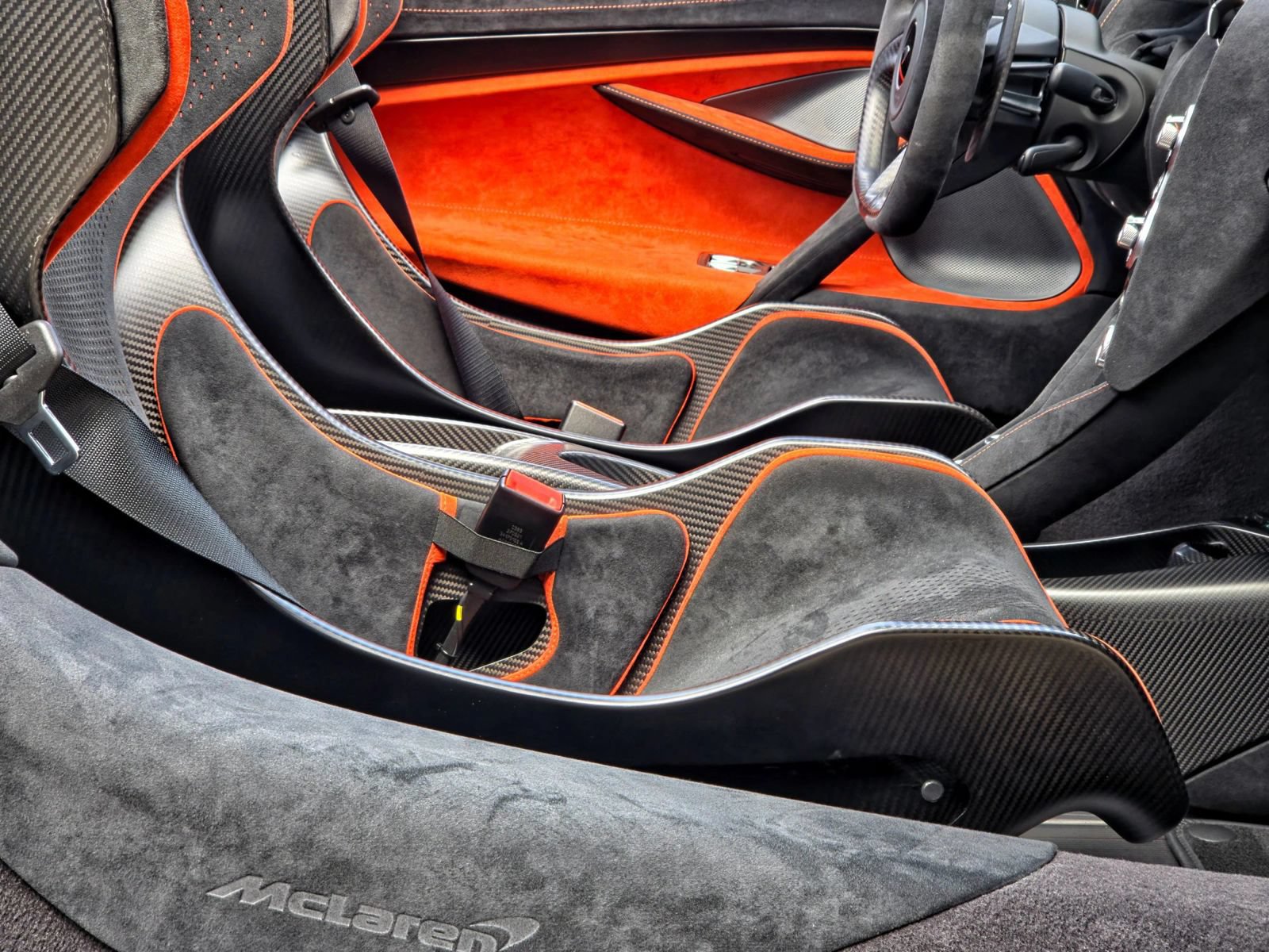 Used 2022 McLaren 765LT photo 46
