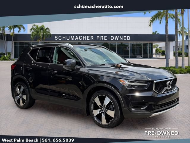 Used 2020 Volvo XC40 T4 Momentum