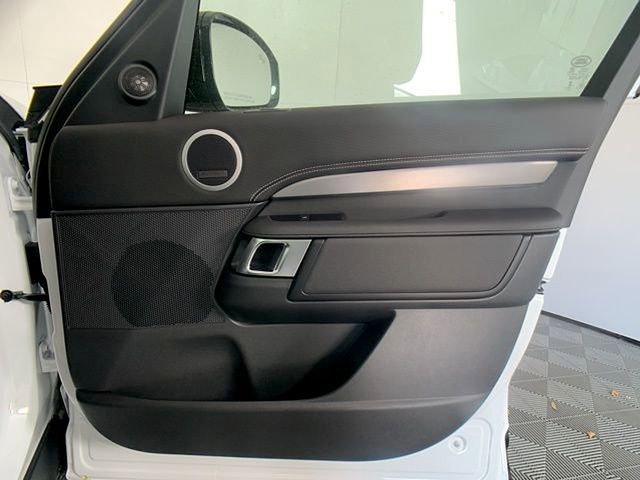 2025 Land Rover Discovery Dynamic SE