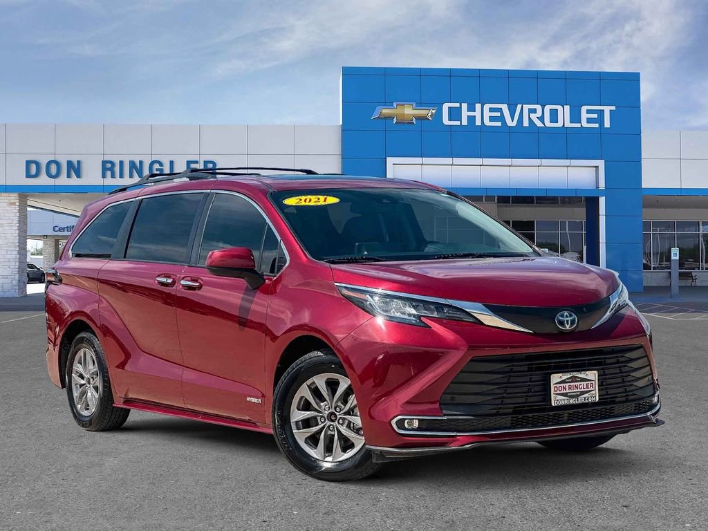 Used 2021 Toyota Sienna XLE