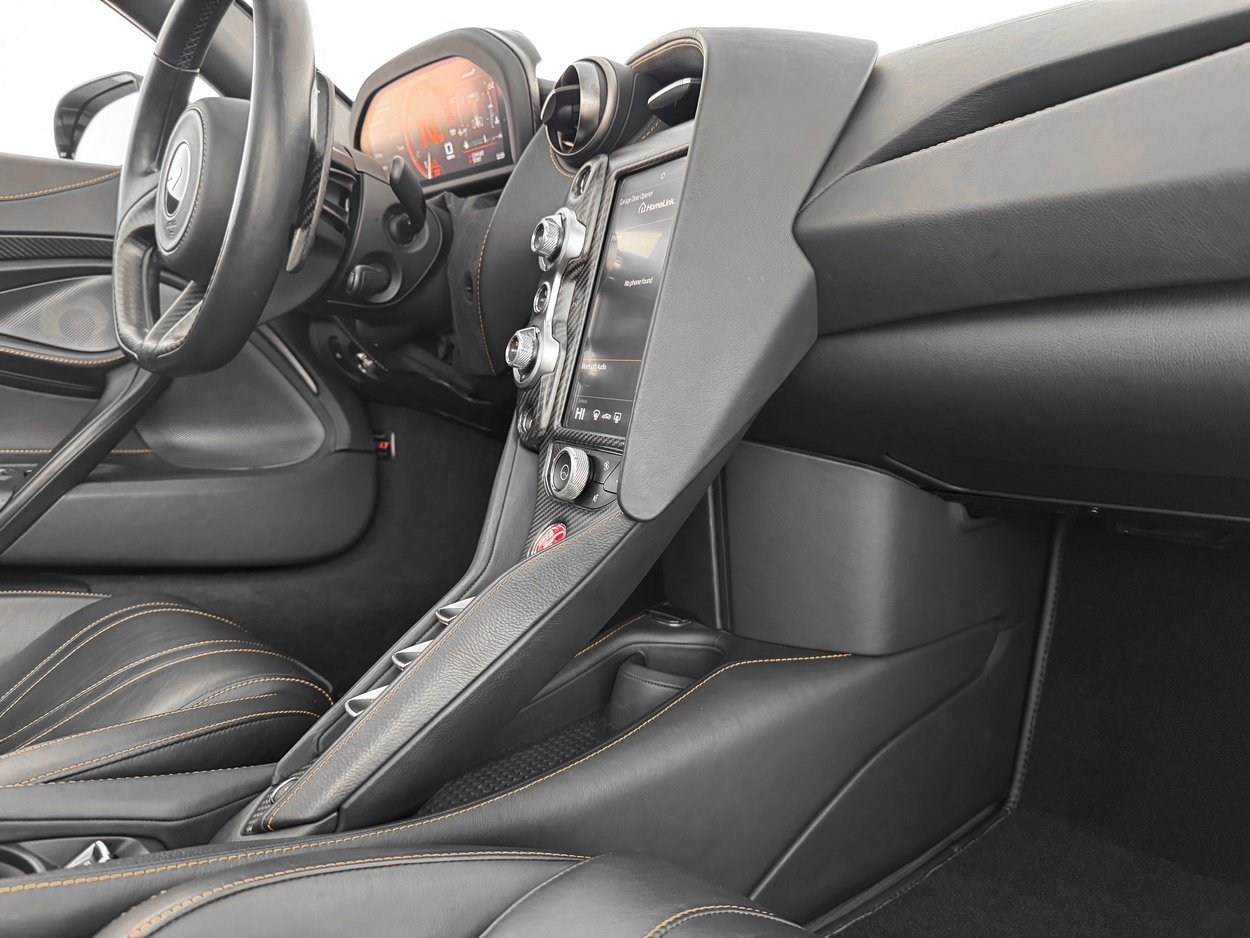 Used 2022 McLaren 765LT photo 28