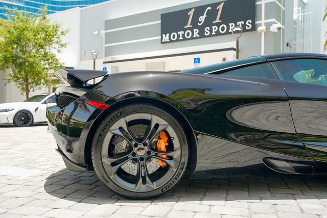 Used 2018 McLaren 720S Performance photo 32