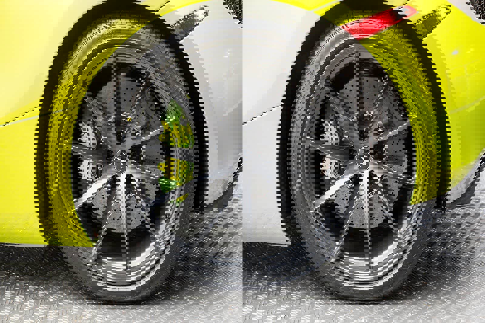 Used 2023 McLaren 720S Performance photo 44