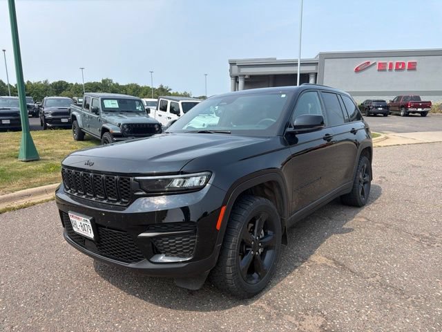 Used 2024 Jeep Grand Cherokee Altitude