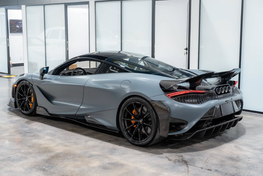 Used 2021 McLaren 765LT photo 31