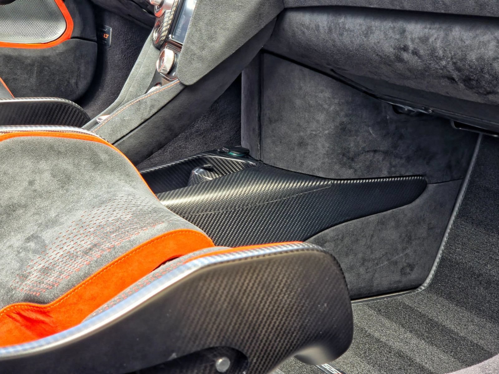 Used 2022 McLaren 765LT photo 51