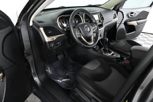 2017 Jeep Cherokee Sport