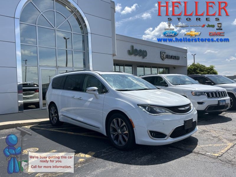 Used 2020 Chrysler Pacifica Limited w/ Tire & Wheel Group