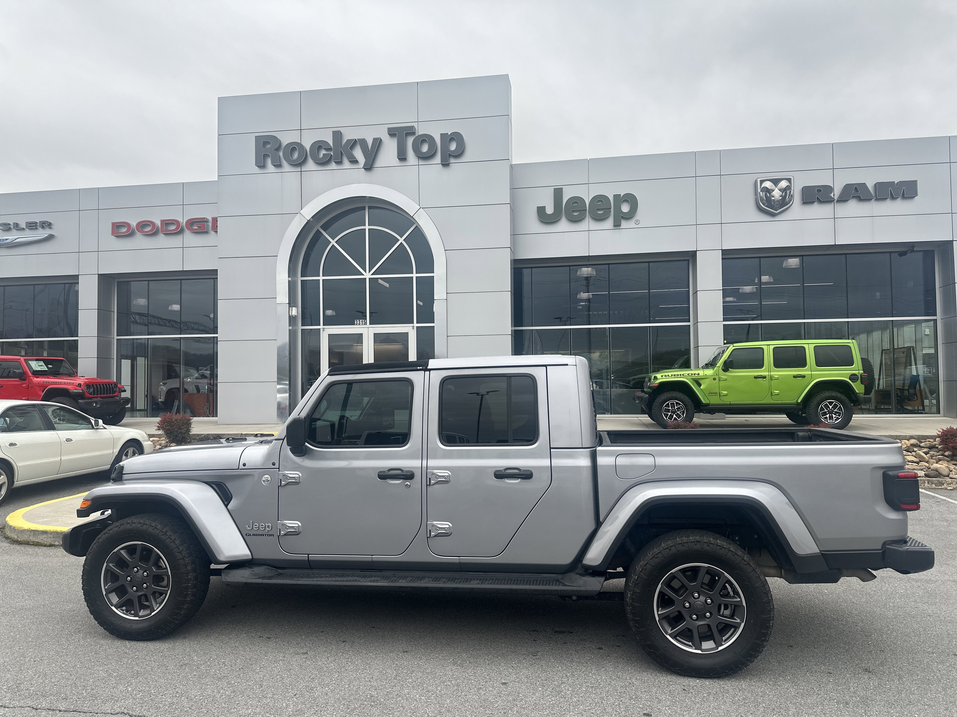 Used 2021 Jeep Gladiator Overland w/ Popular Equipment Package