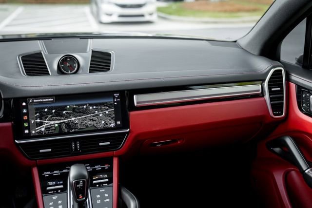 2023 Porsche Cayenne Platinum Edition