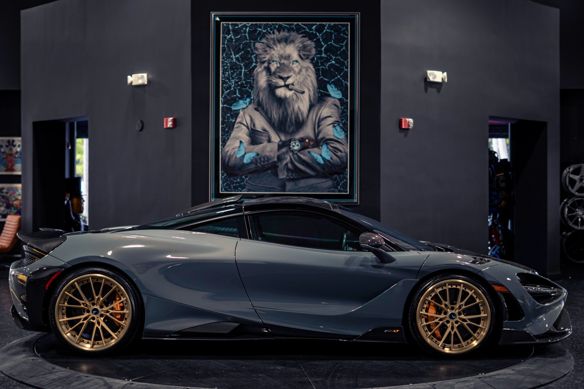 Used 2021 McLaren 765LT photo 26
