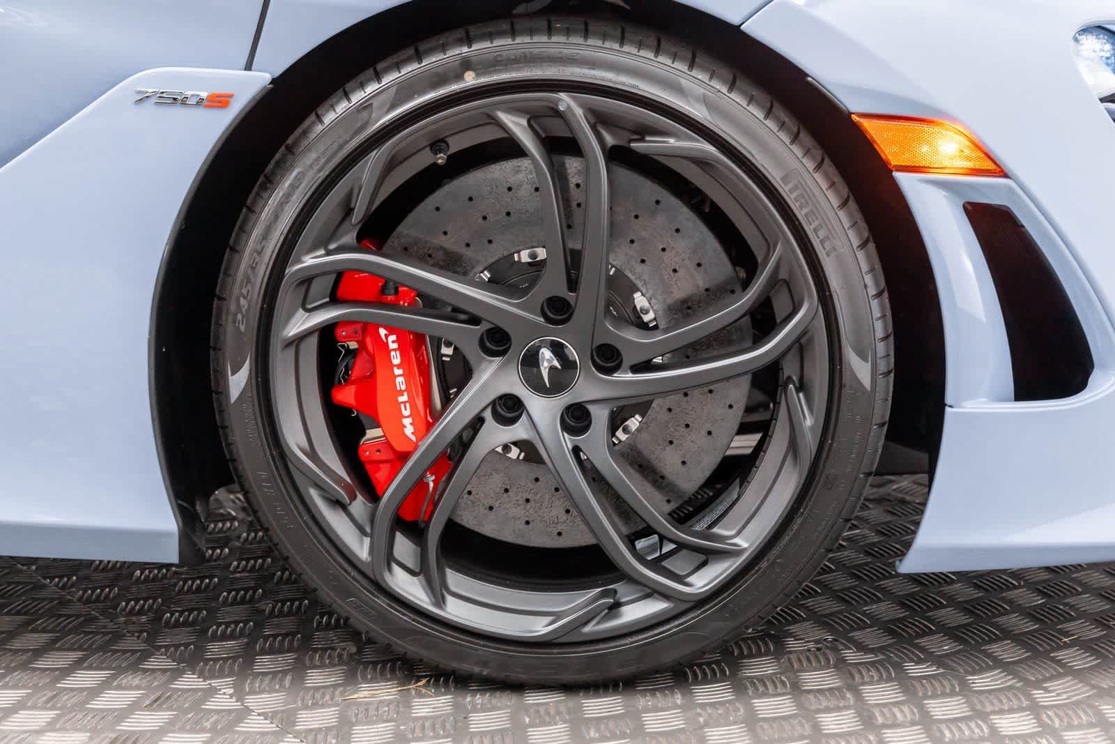 New 2026 McLaren 750S photo 43