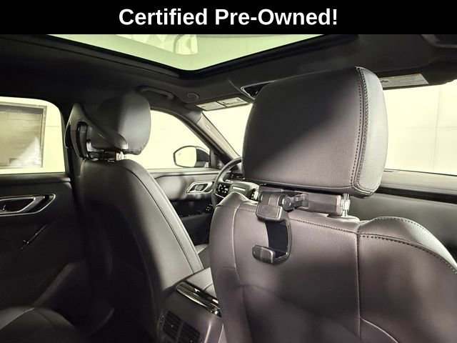 2026 Land Rover Range Rover Velar Dynamic SE