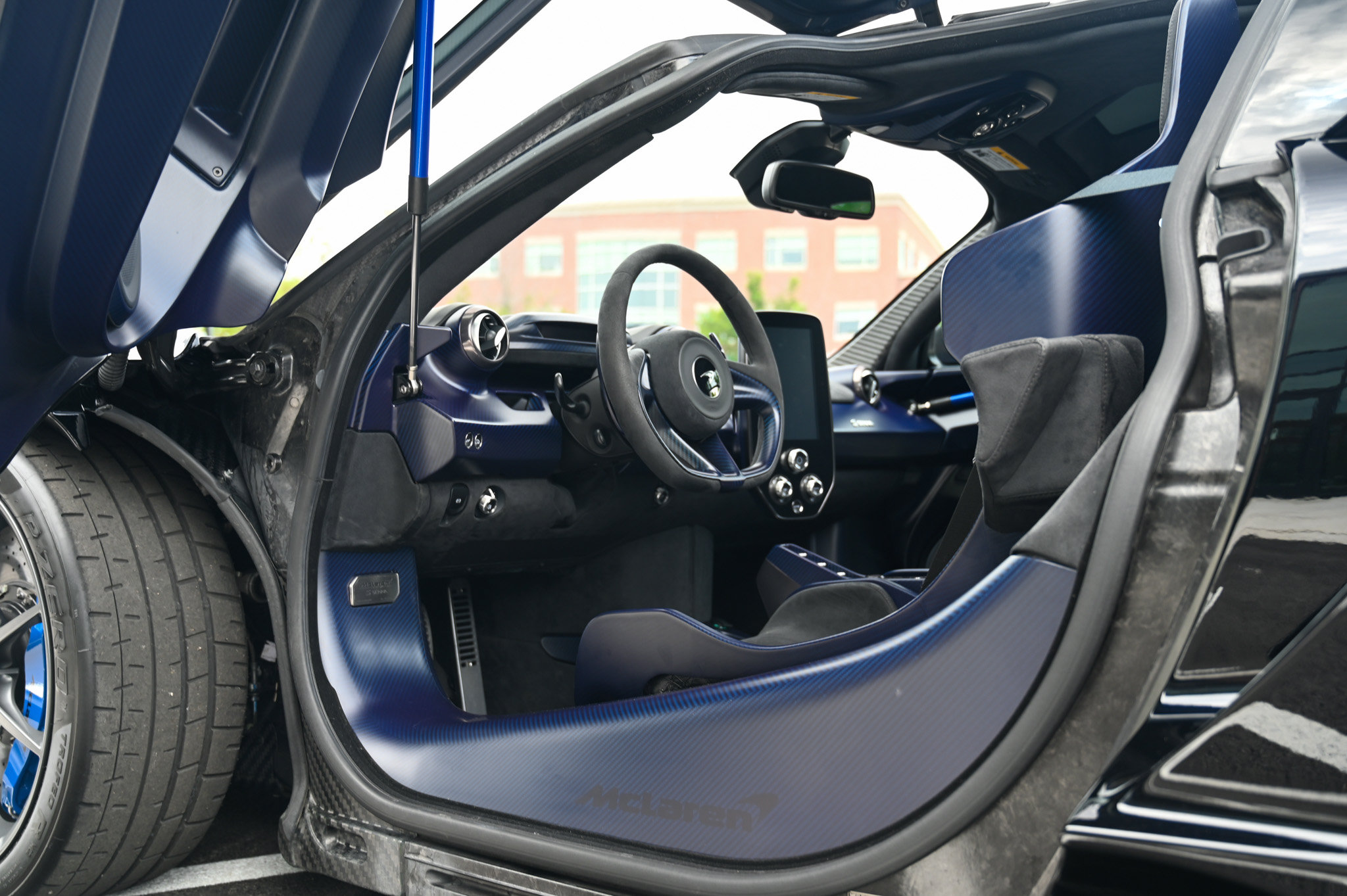 Used 2019 McLaren Senna photo 7