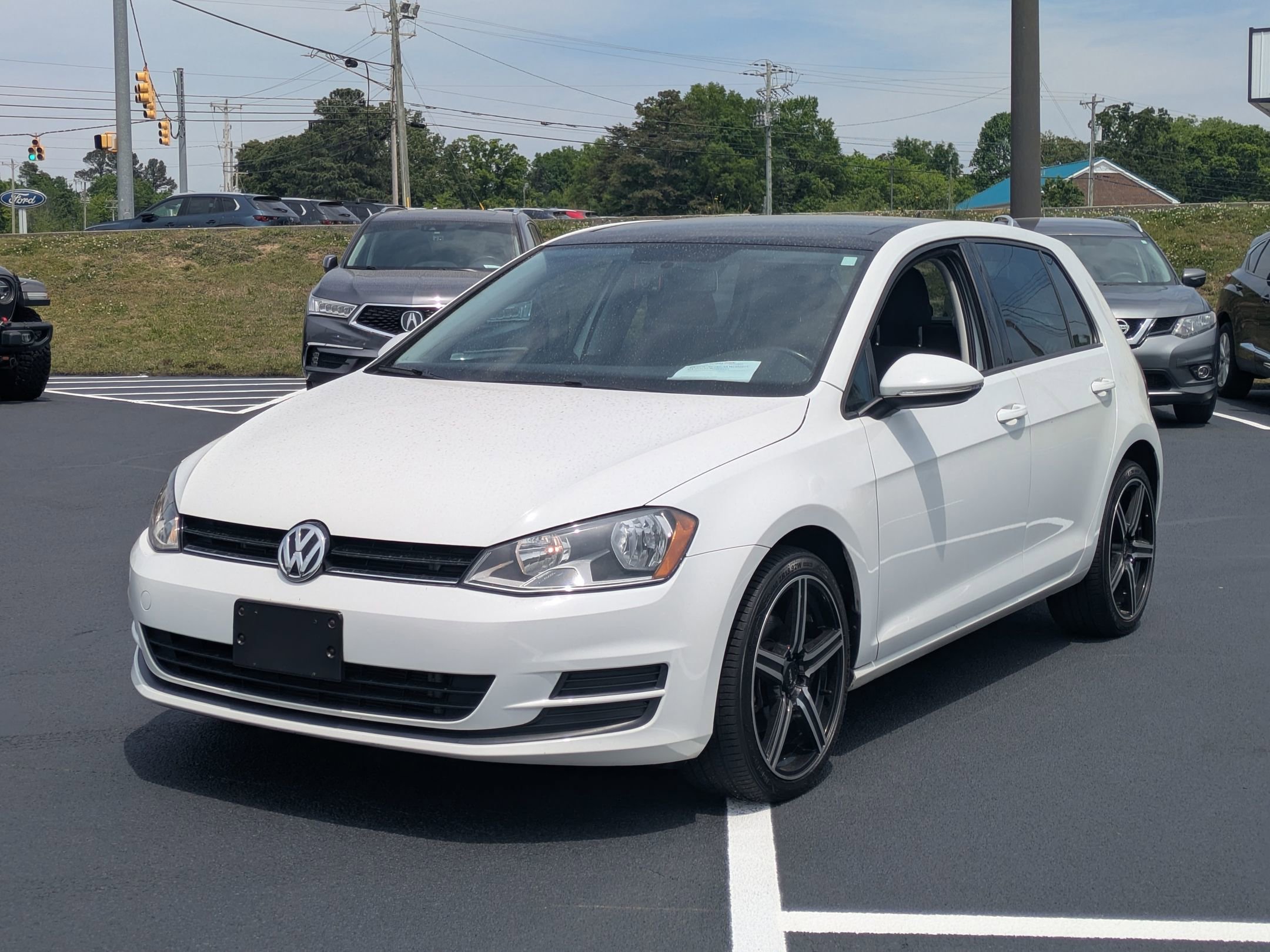 2016 Volkswagen Golf TSI S