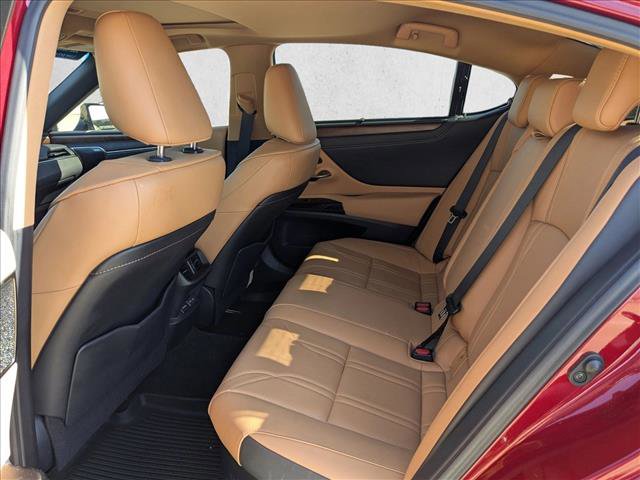 2023 Lexus ES 300h Ultra Luxury