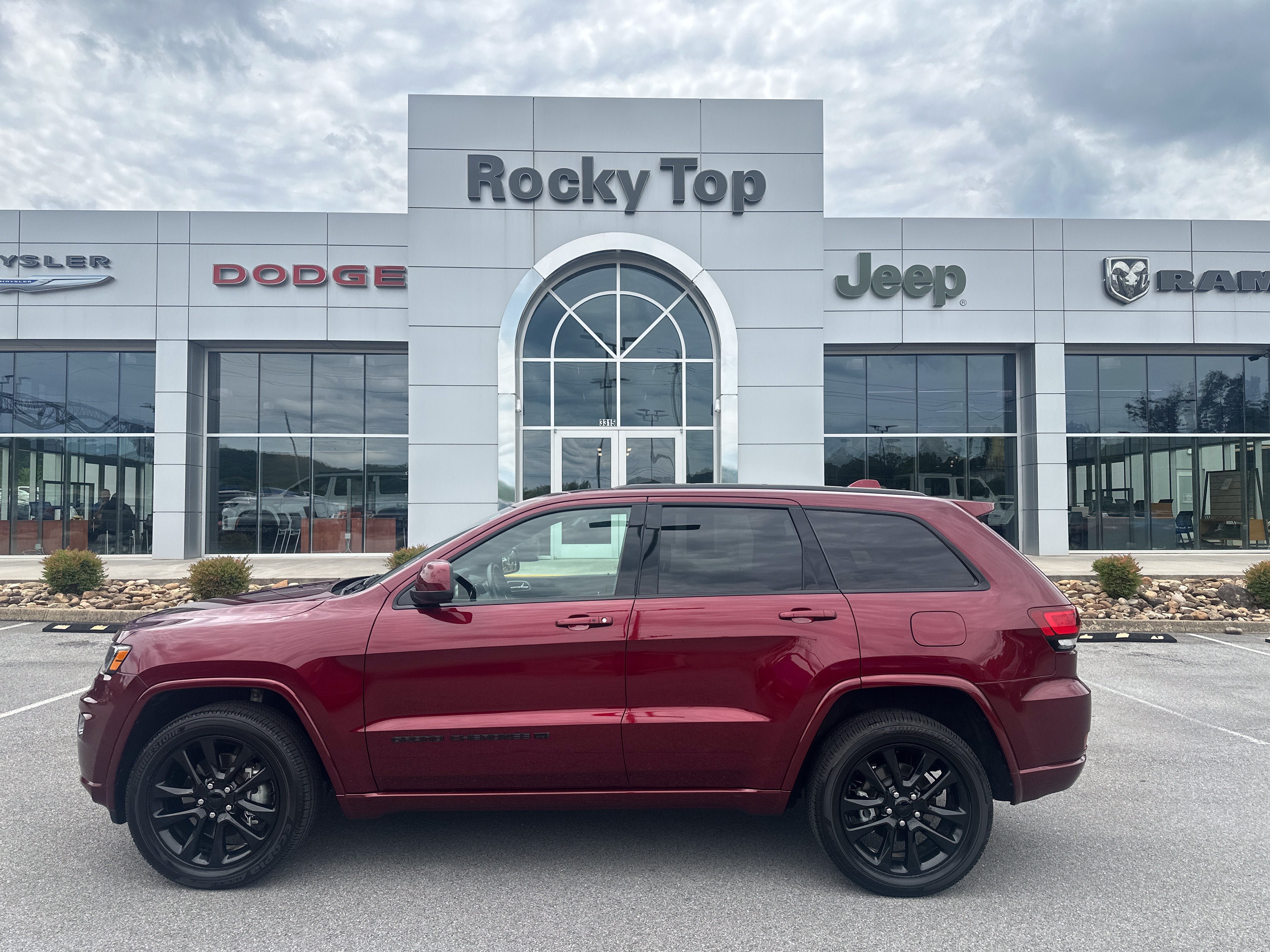Used 2022 Jeep Grand Cherokee Laredo X
