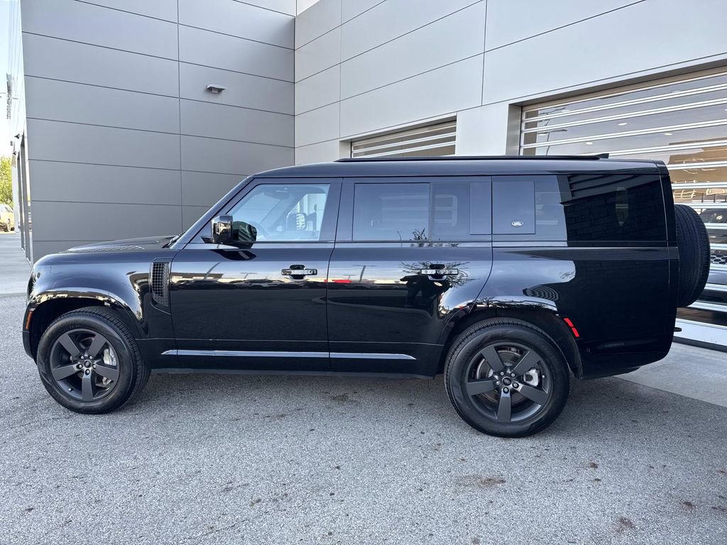 2023 Land Rover Defender 130 X-Dynamic SE