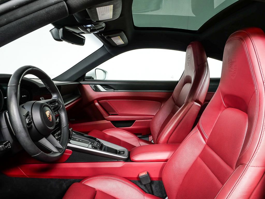 2020 Porsche 911 Carrera