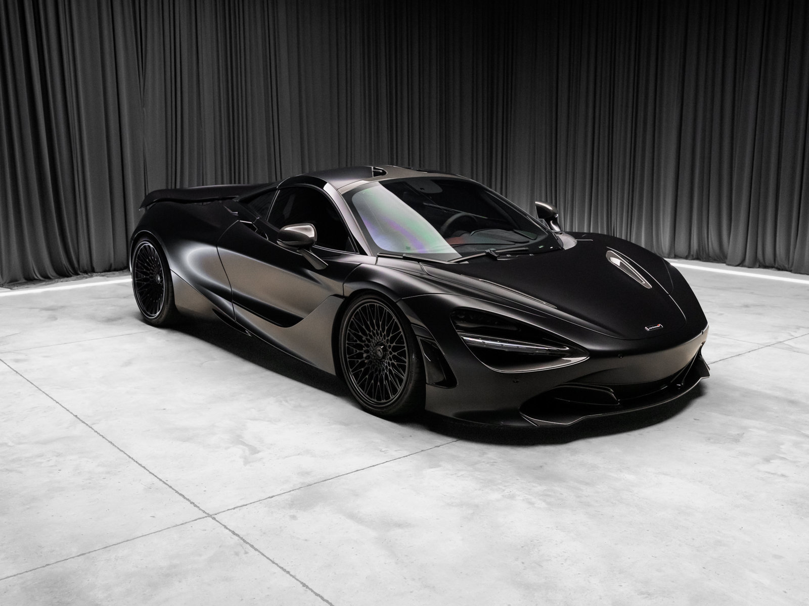 Used 2018 McLaren 720S photo 17
