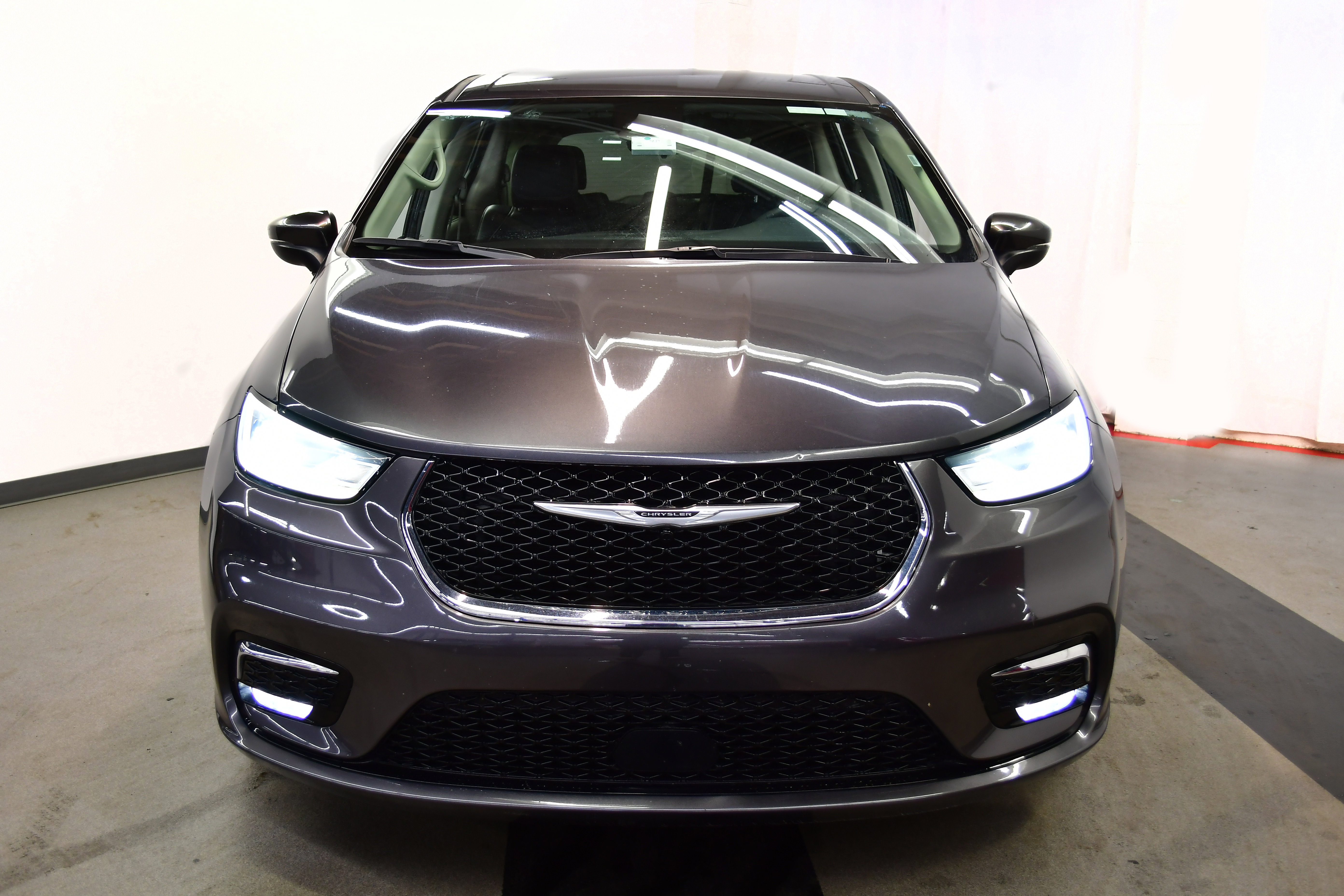 2023 Chrysler Pacifica Touring-L