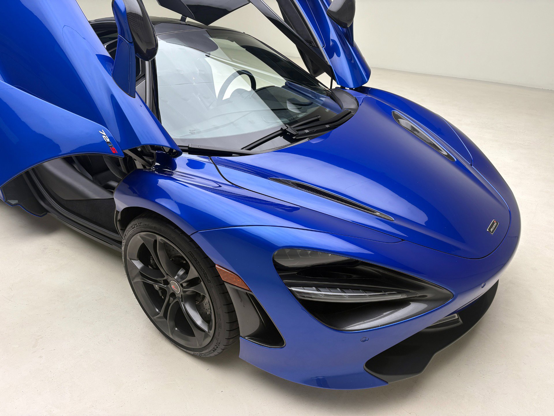 Used 2018 McLaren 720S Performance photo 13