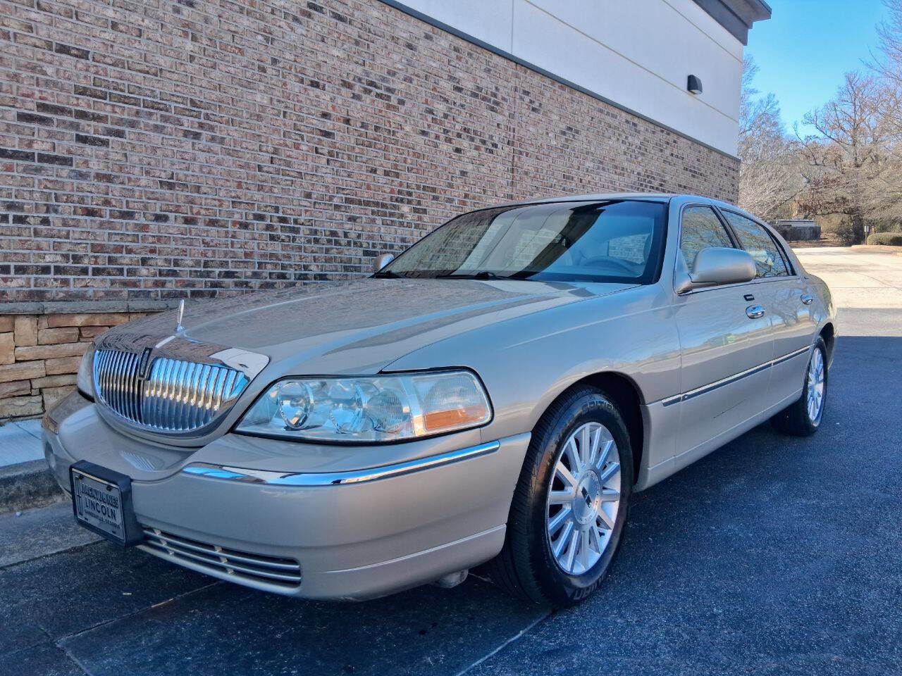2004 Lincoln Town Car Signature