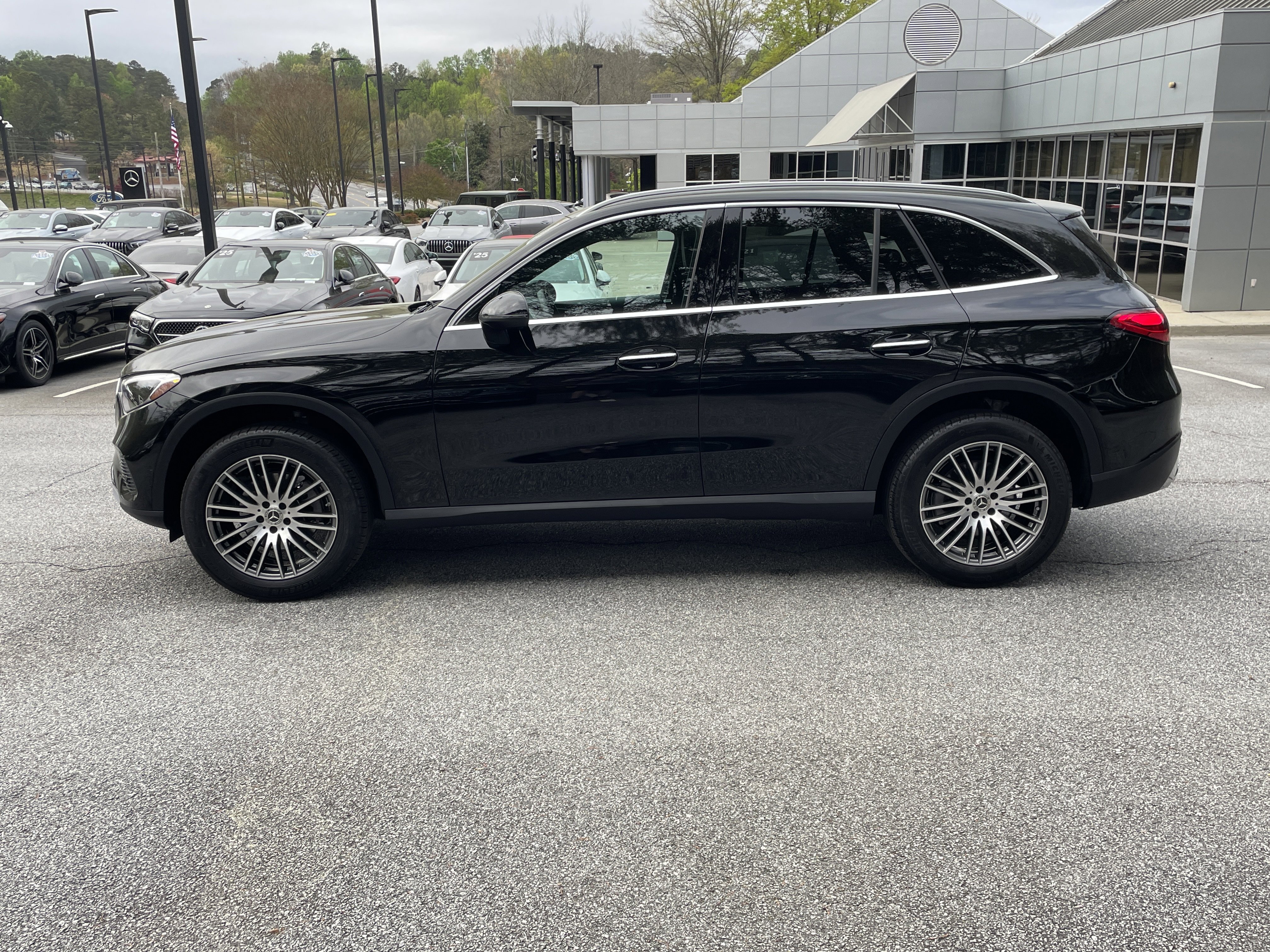 2025 Mercedes-Benz GLC 300