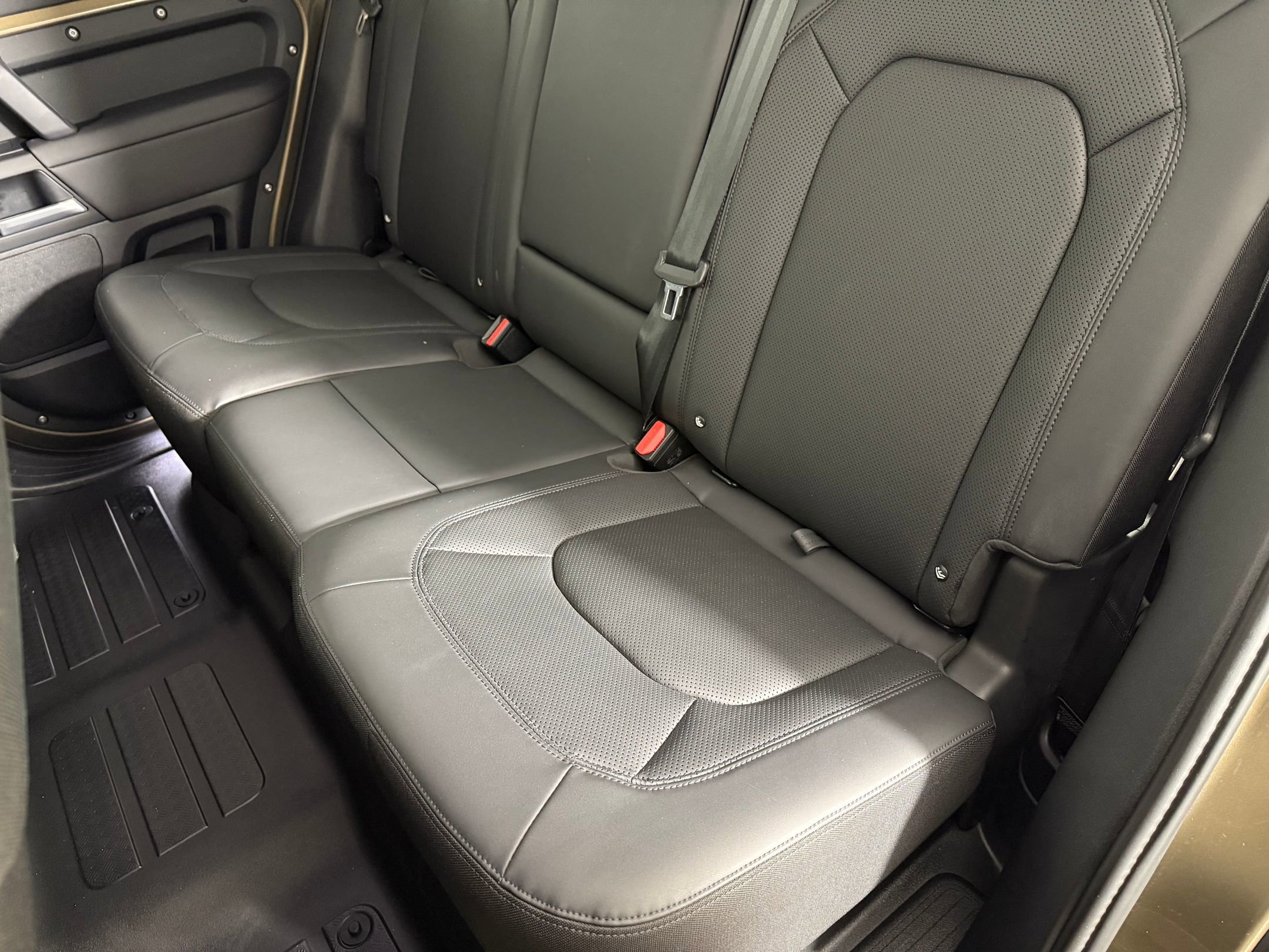 2025 Land Rover Defender 110 S