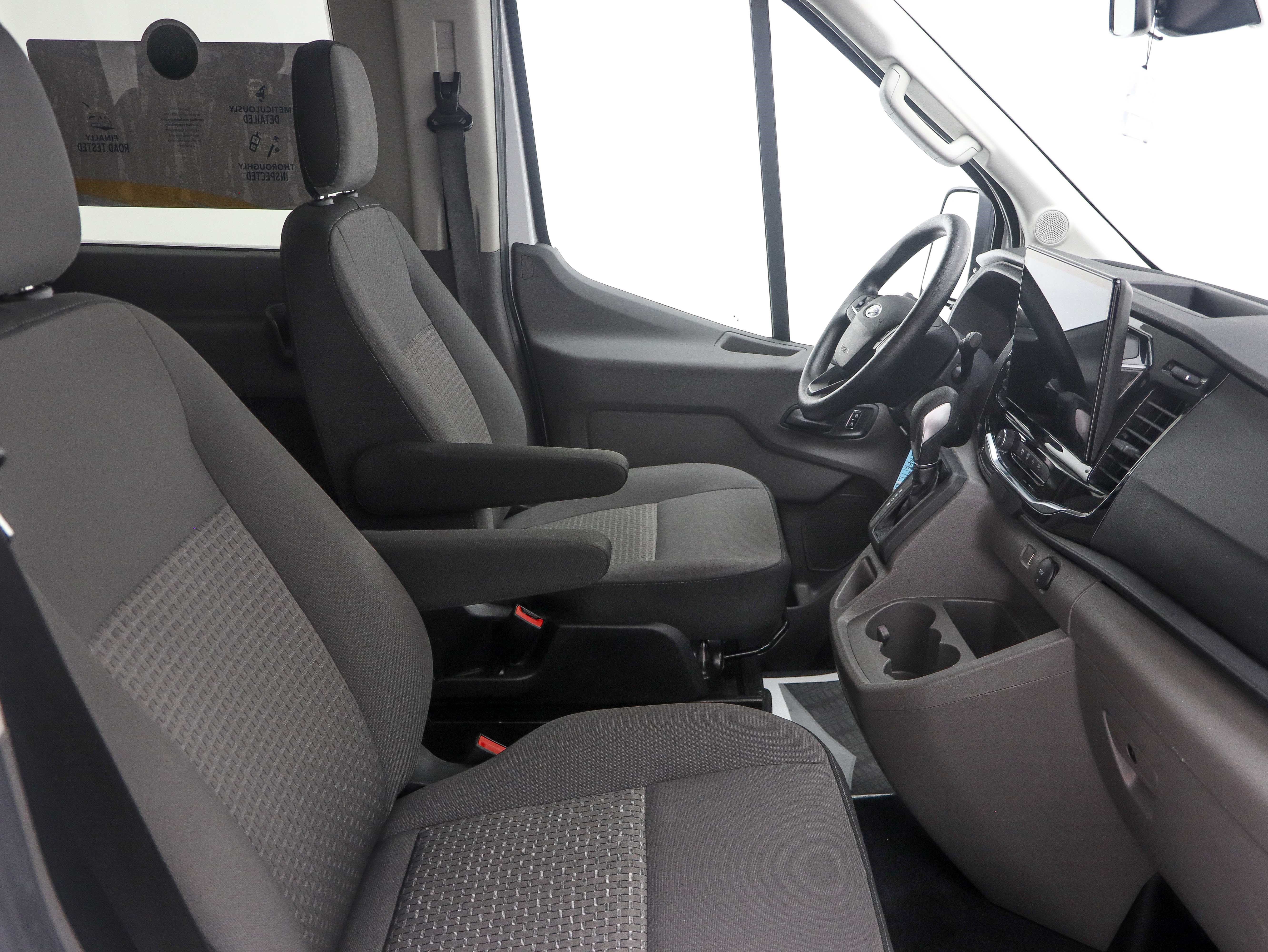 2025 Ford Transit Passenger Van XLT - Photo 18