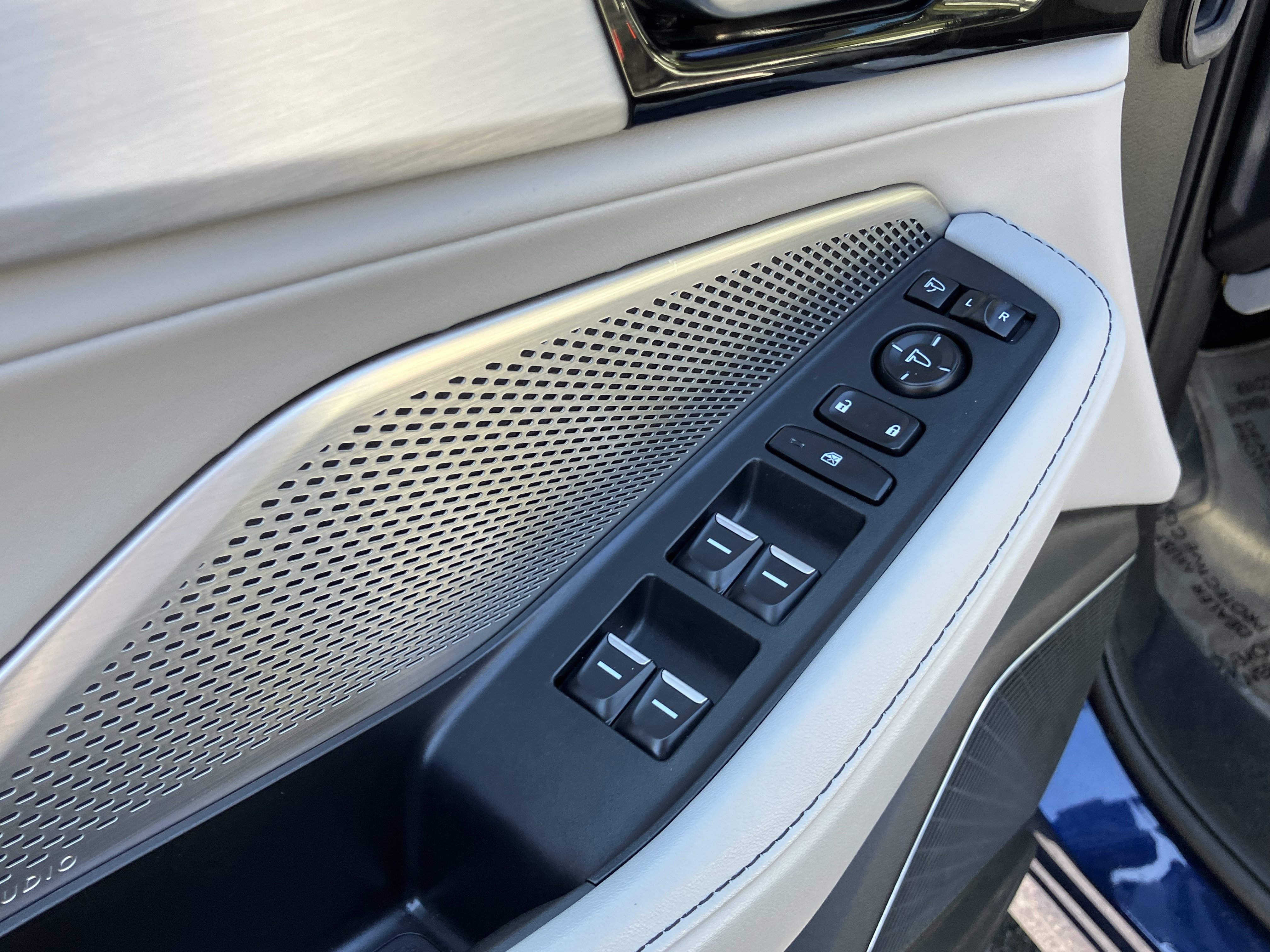 2023 Acura MDX FWD w/ Technology Package