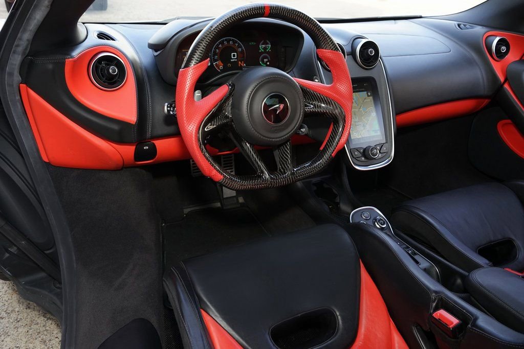 Used 2020 McLaren 600LT Spider photo 11