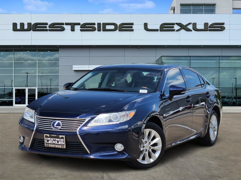 Used 2013 Lexus ES 300h w/ Luxury Pkg