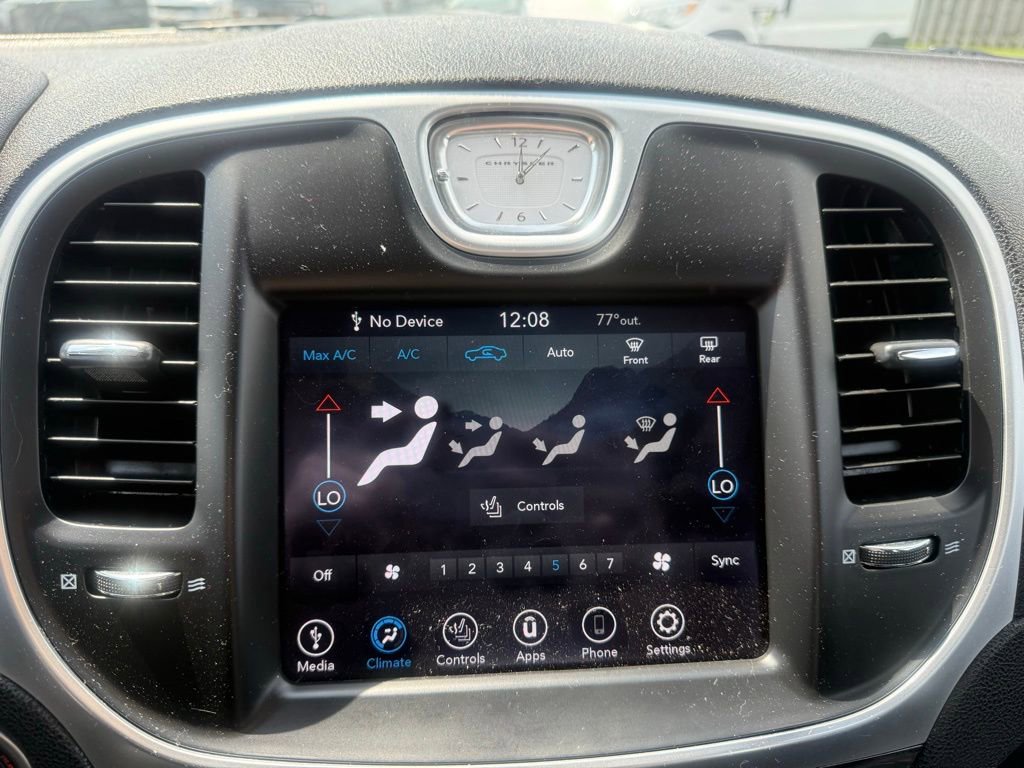 2020 Chrysler 300 Touring L