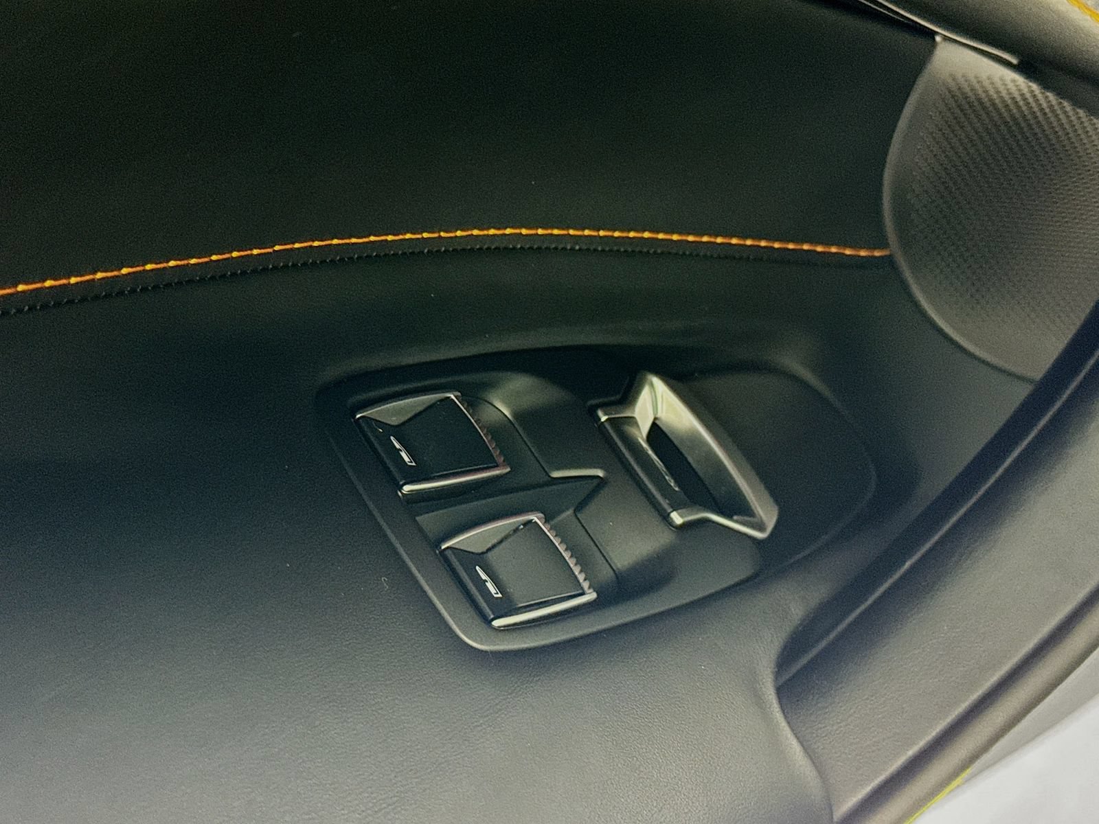 Used 2024 McLaren 750S photo 16