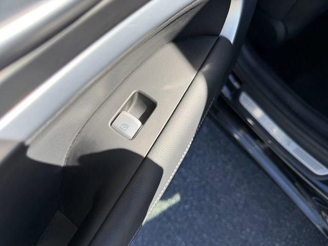 2022 Genesis G70 2.0T