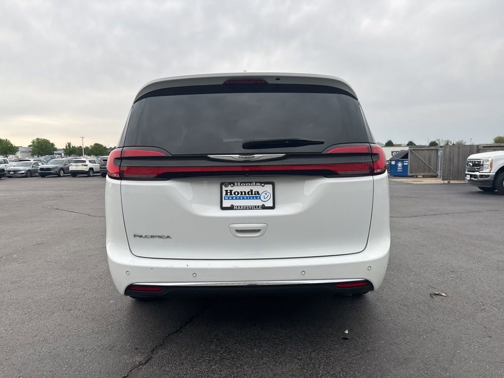 2022 Chrysler Pacifica Touring-L
