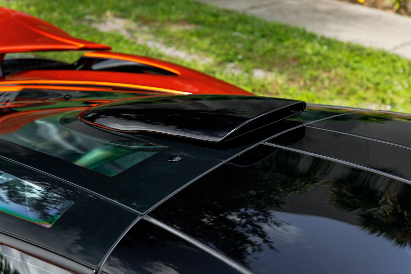 Used 2021 McLaren 765LT photo 18