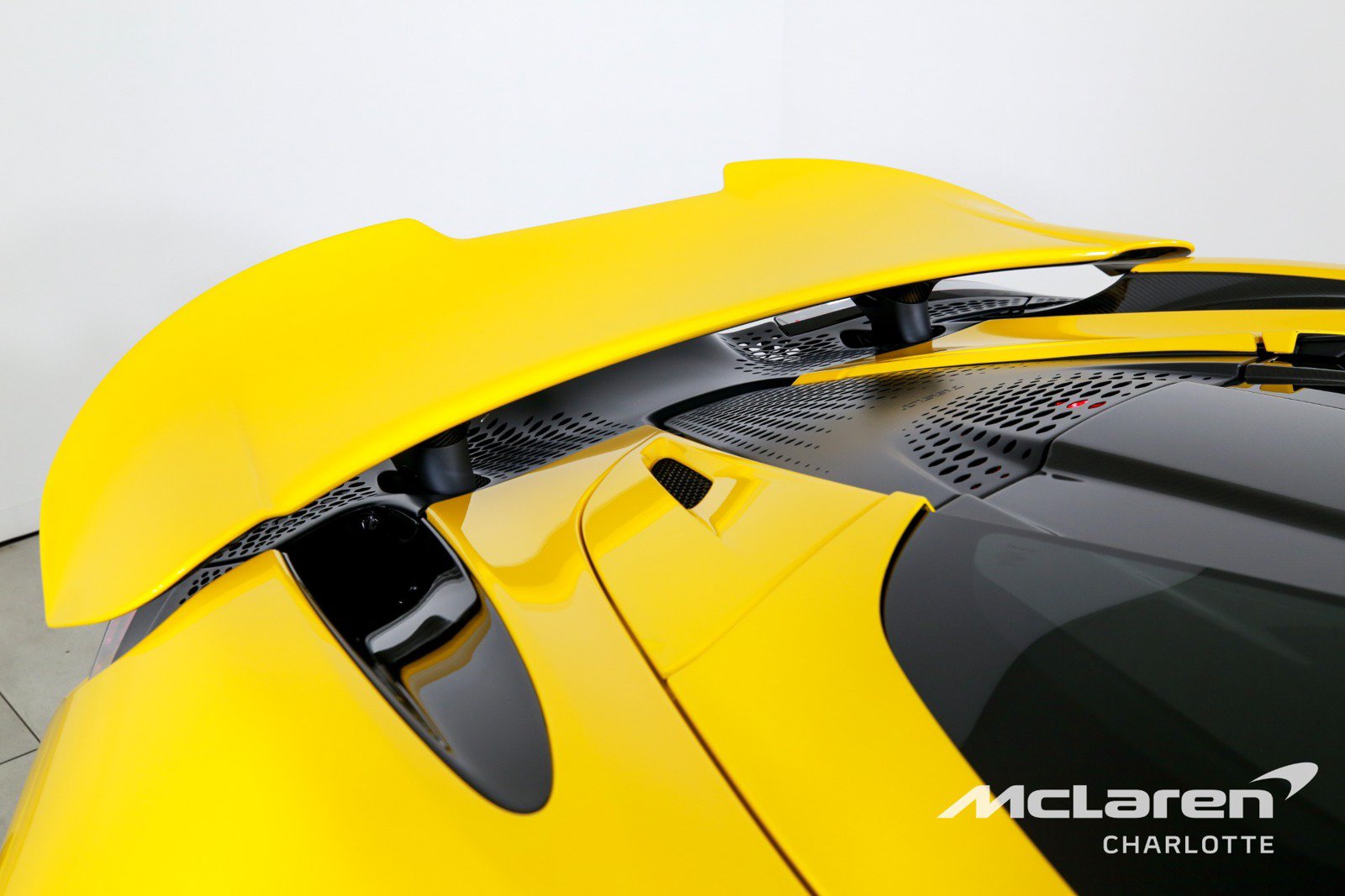 Used 2022 McLaren 765LT photo 36