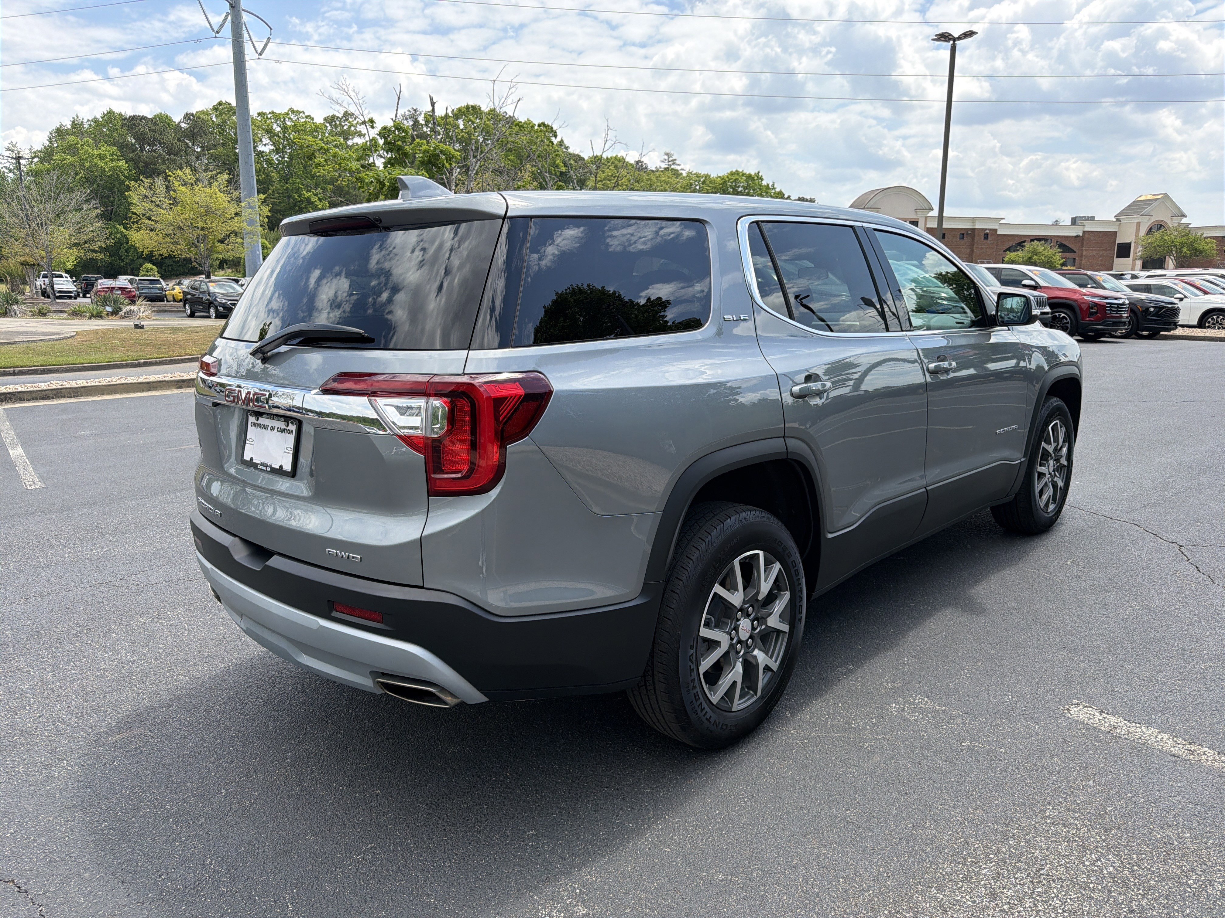 2023 GMC Acadia SLE