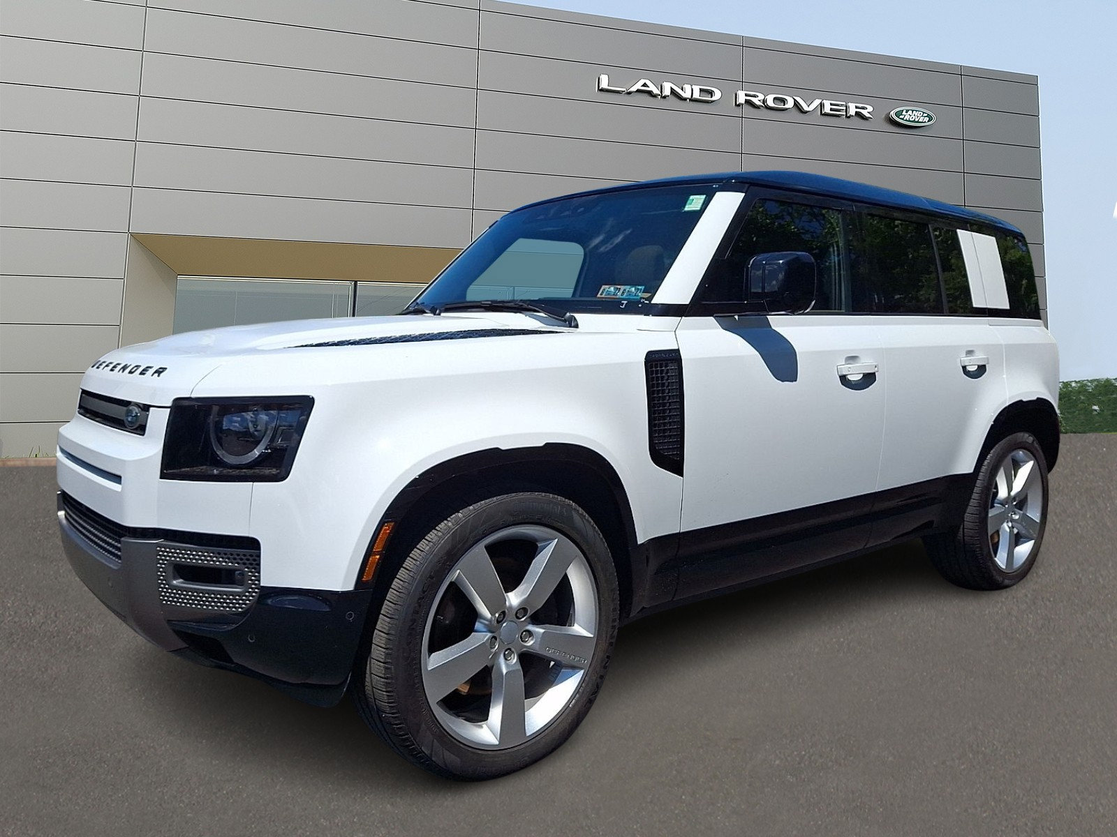 Used 2025 Land Rover Defender 110 X-Dynamic SE